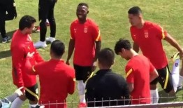 国足伙食爆料视频完整版,完整版视频曝光，运动员饮食背后的故事