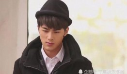 娱乐爆料伴郎是谁,揭秘伴郎身份，明星婚礼现场再掀热议